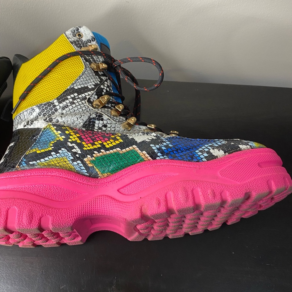 Cape Robbin Multicolor Snake Print Boots with Pink Soles size 9 - Picture 11 of 14
